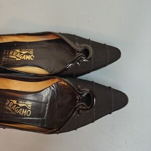 Vintage Ferragamo 90s pointy toe flats - Size 6.5